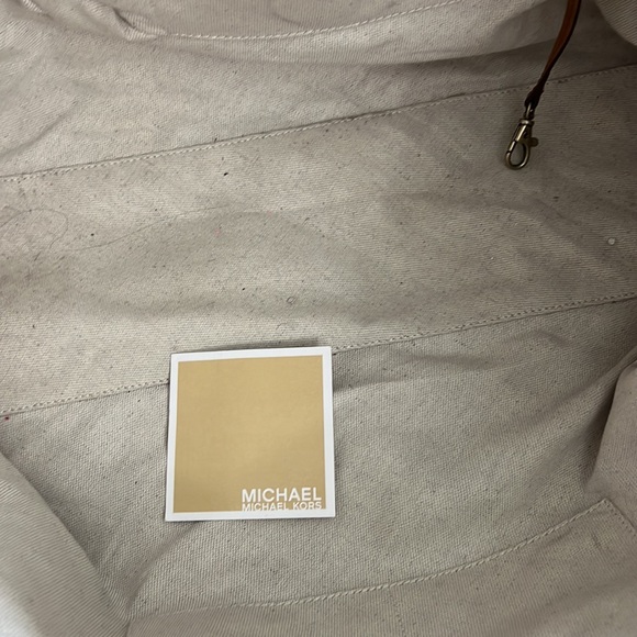 Michael Kors tote with M K - Picture 6 of 8